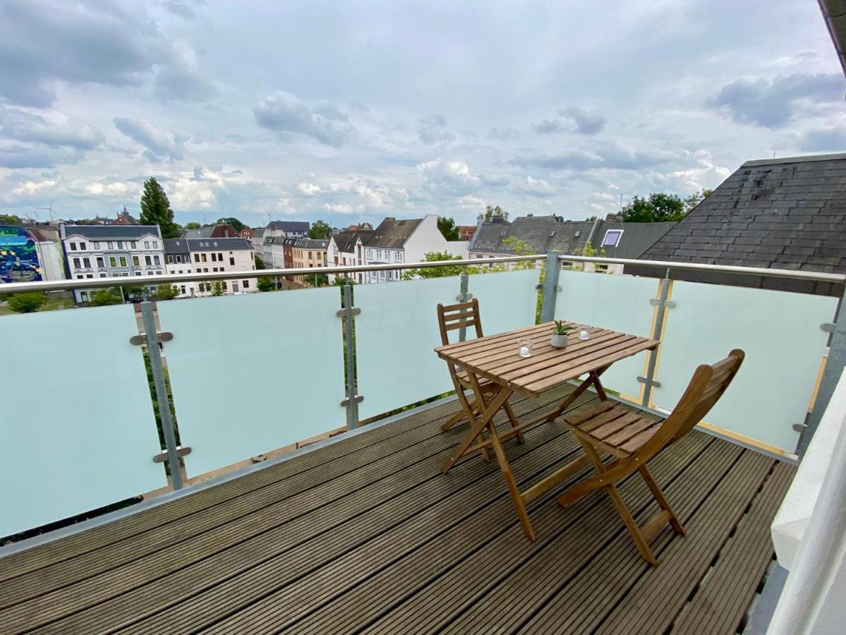 Woelkchen - Wohnung Mit Balkon, Holzdielen & Tv Бремерхавен Екстериор снимка